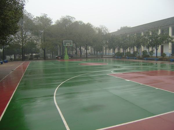 硅PU球场施工基础层酸洗流程